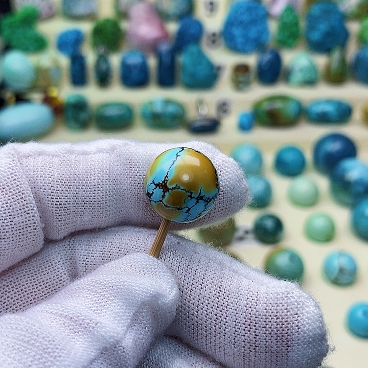 绿松石配饰未镶嵌朱*