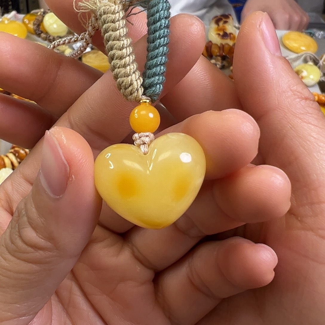 蜜蜡裸石未镶嵌蜜蜡