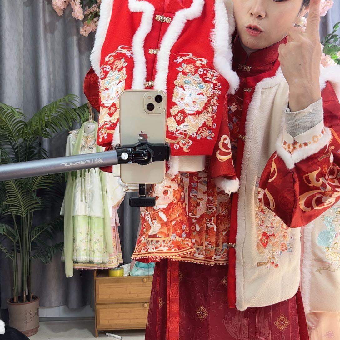 马甲款汉服三件套130