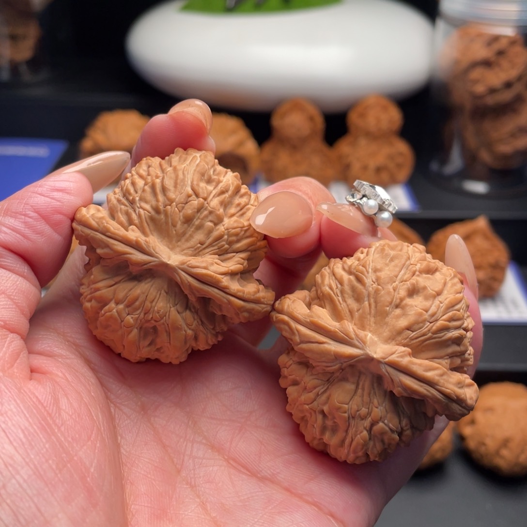 文玩核桃吊坠闷白42