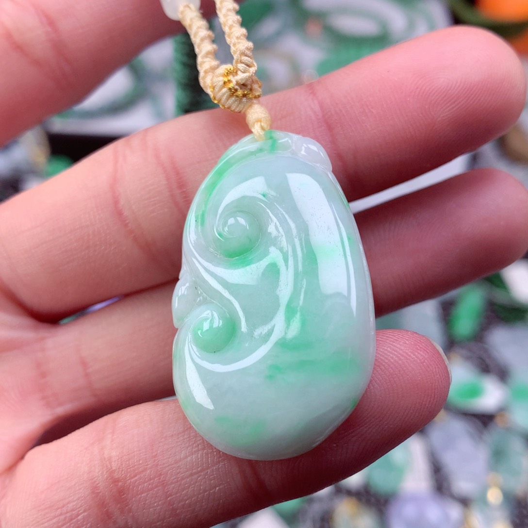 翡翠颈饰未镶嵌翡翠吊坠