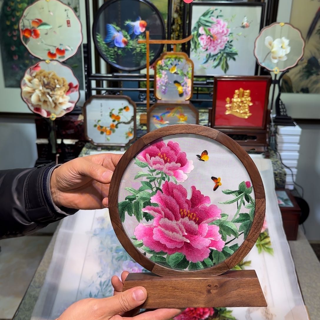 刺绣刺绣工艺精湛