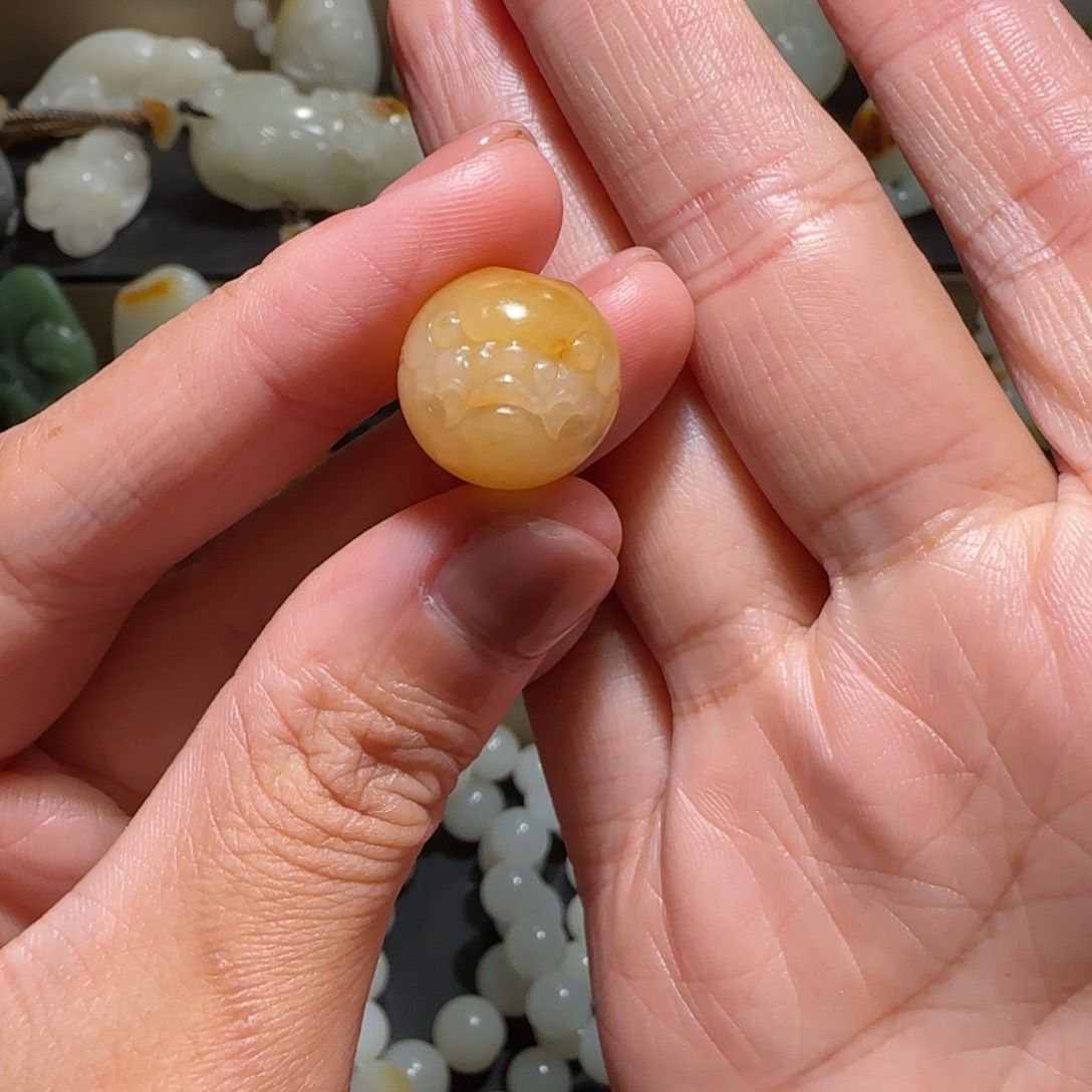 和田玉颈饰未镶嵌J****?