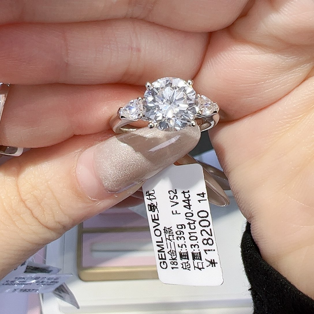 实验室培育钻石18K金镶嵌