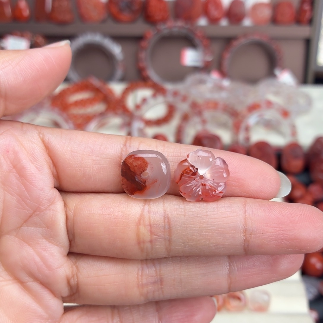 风***兰南红玛瑙未镶嵌颈饰2个