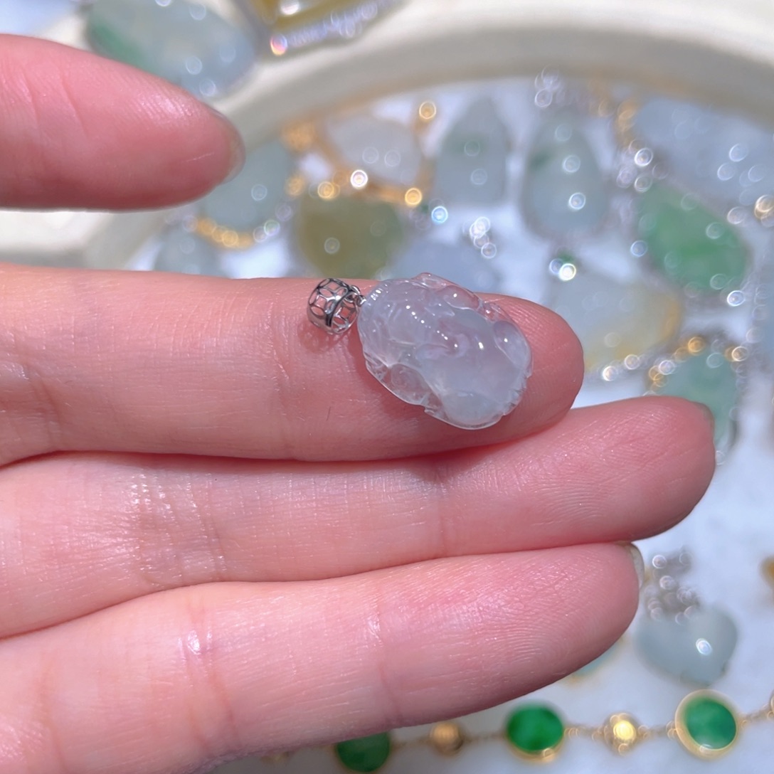 翡翠颈饰18K金镶嵌翡翠