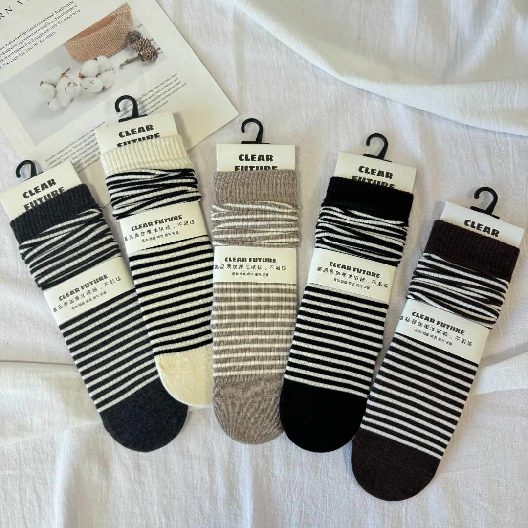 秋冬羊绒直板堆堆袜纯色条纹百搭黑白潮袜ins秋冬潮流