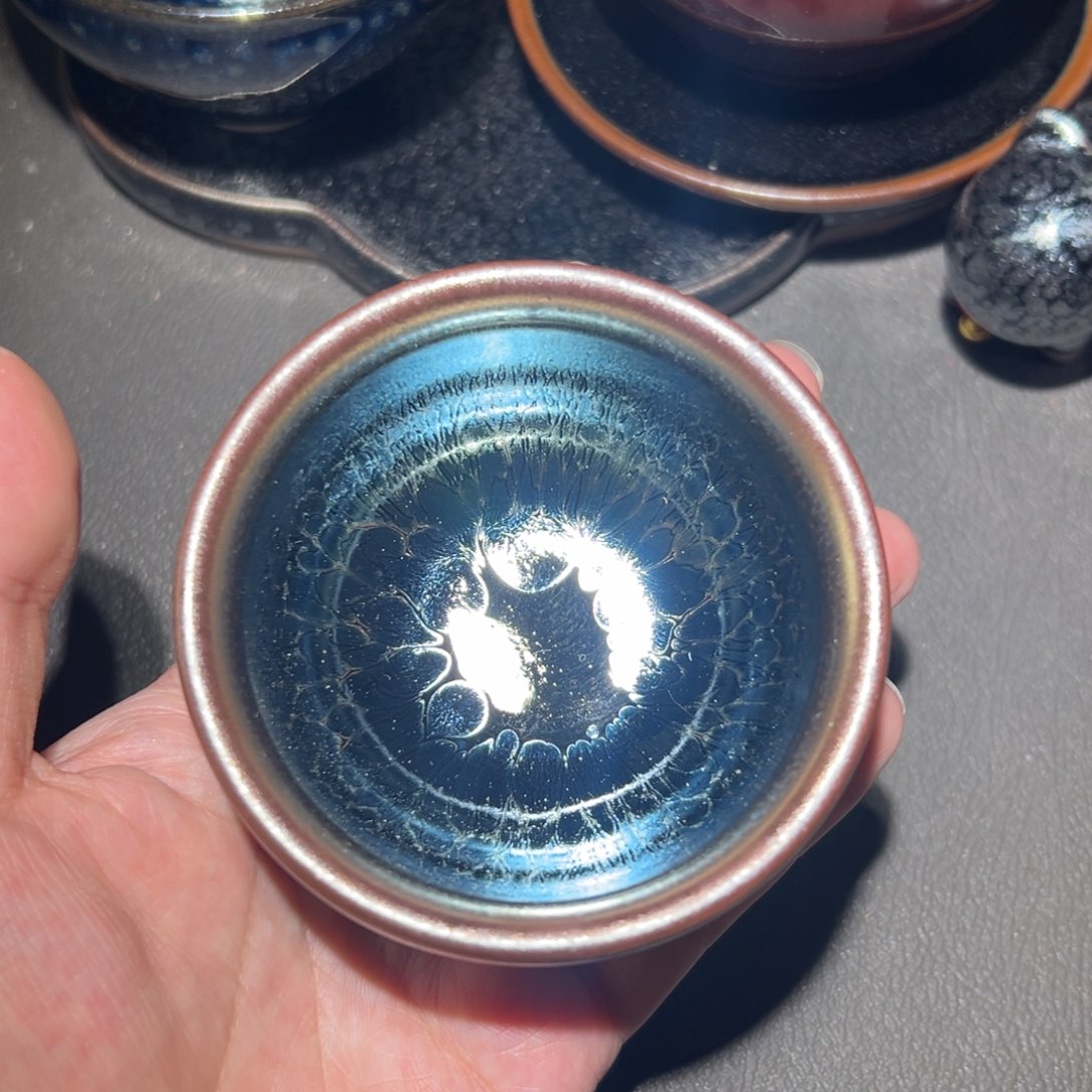 茶盏我也很累呀今天没人来上班