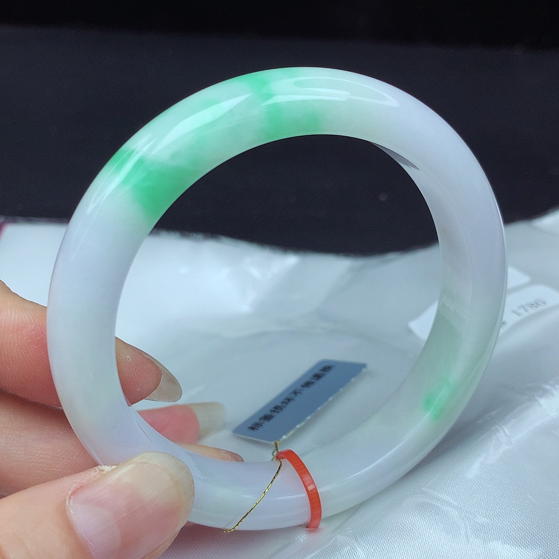 翡翠手镯未镶嵌59圈265