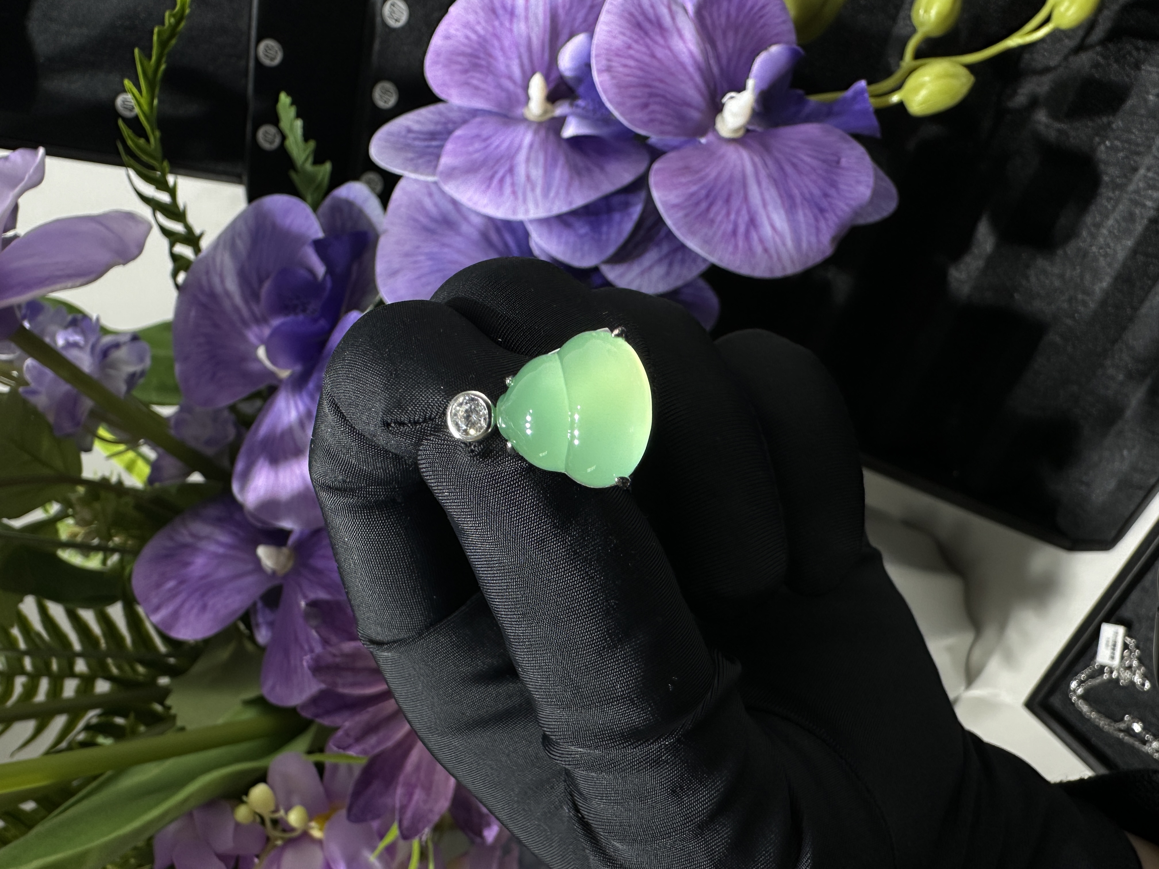 925银镶嵌天然玉髓小胖葫芦吊坠