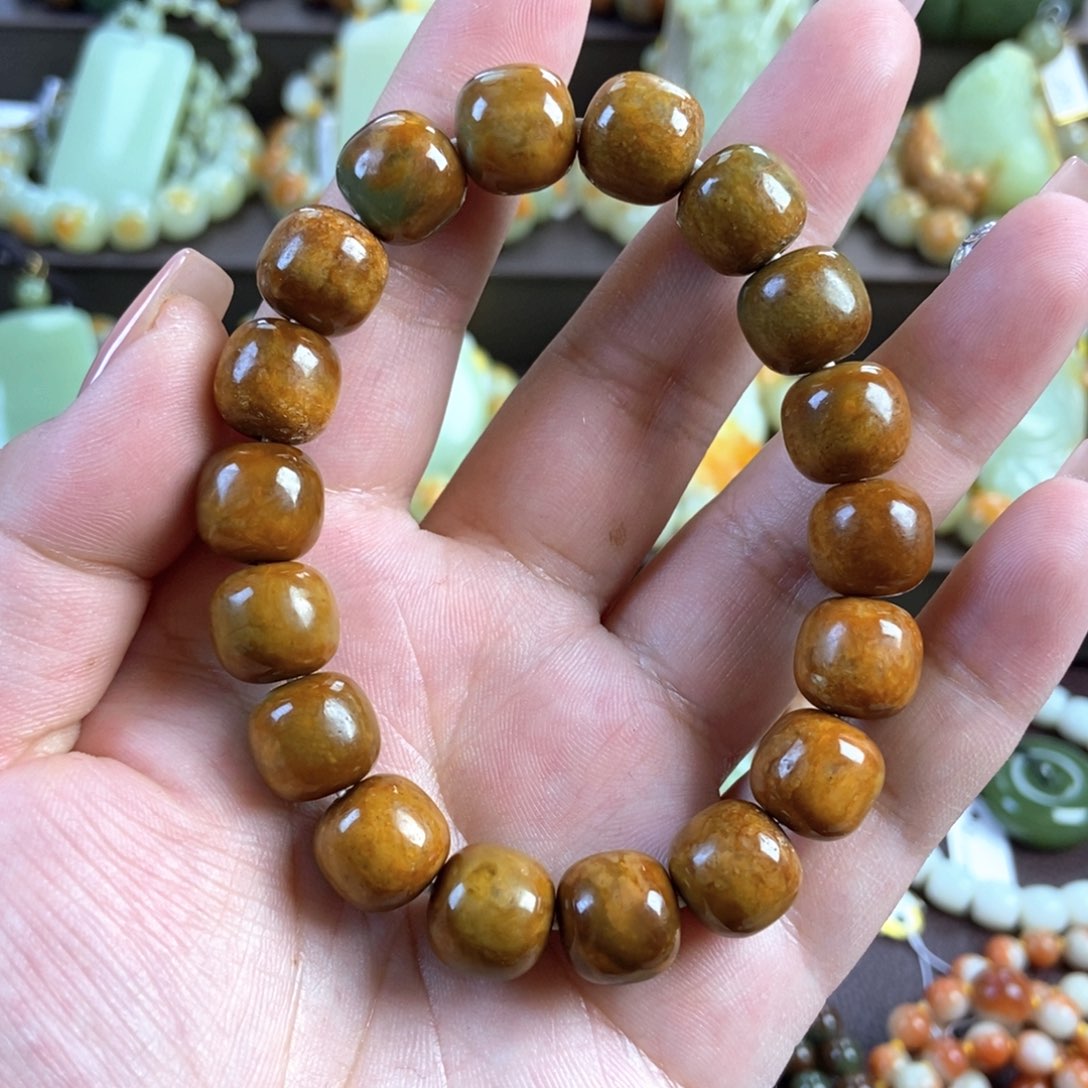 透闪石质玉未镶嵌手串