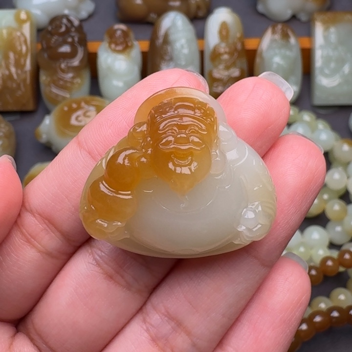 和田玉未镶嵌颈饰z***g