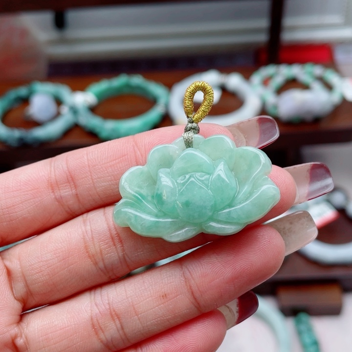 翡翠未镶嵌手链吊坠