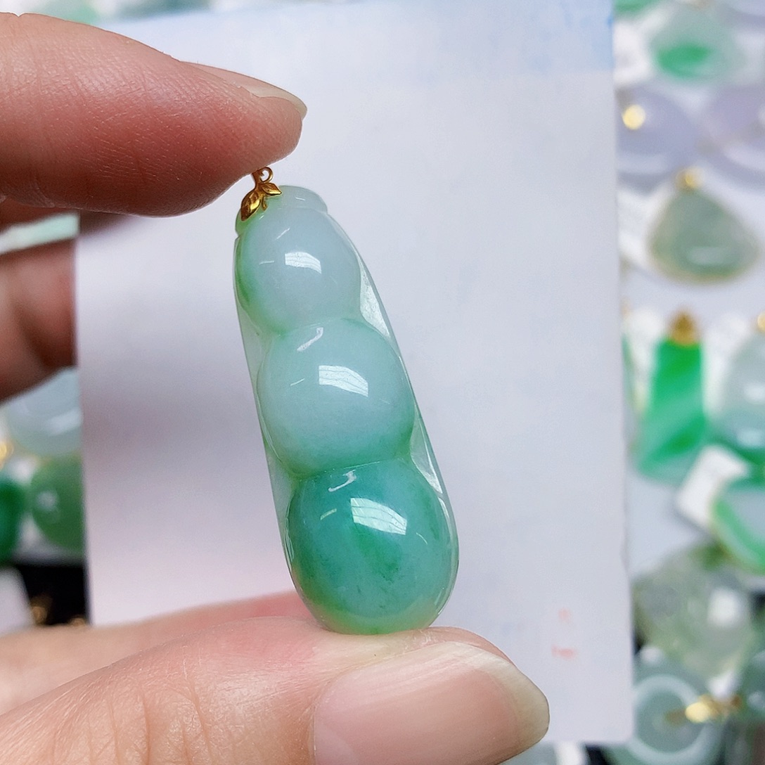 翡翠18K金镶嵌颈饰345677