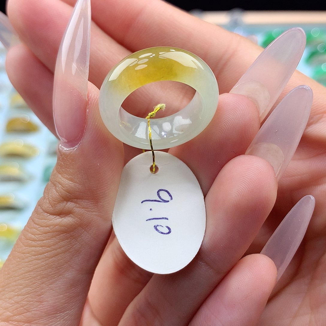 翡翠戒指未镶嵌9/10圈