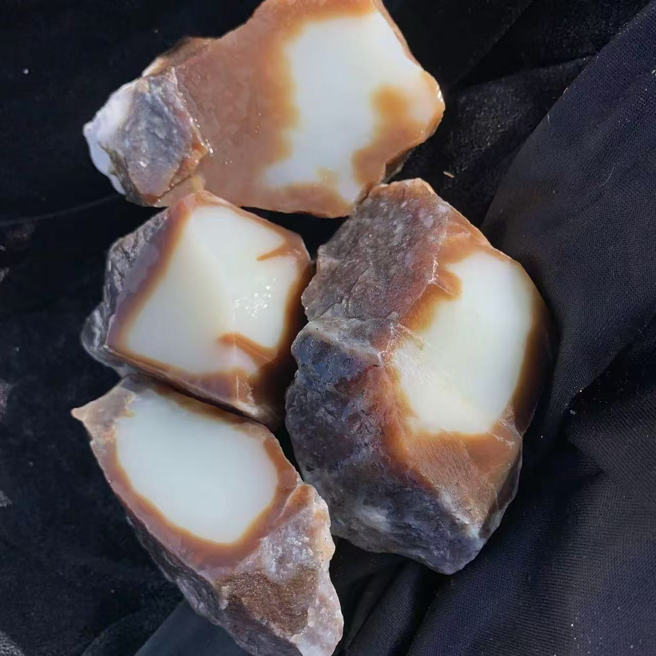 新疆且末糖白山料盆景石