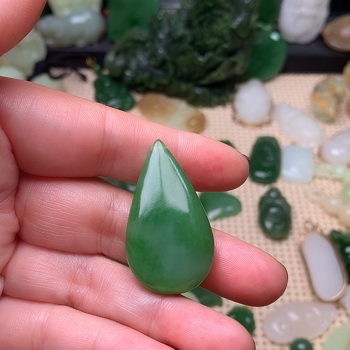 和田玉颈饰未镶嵌梅*木