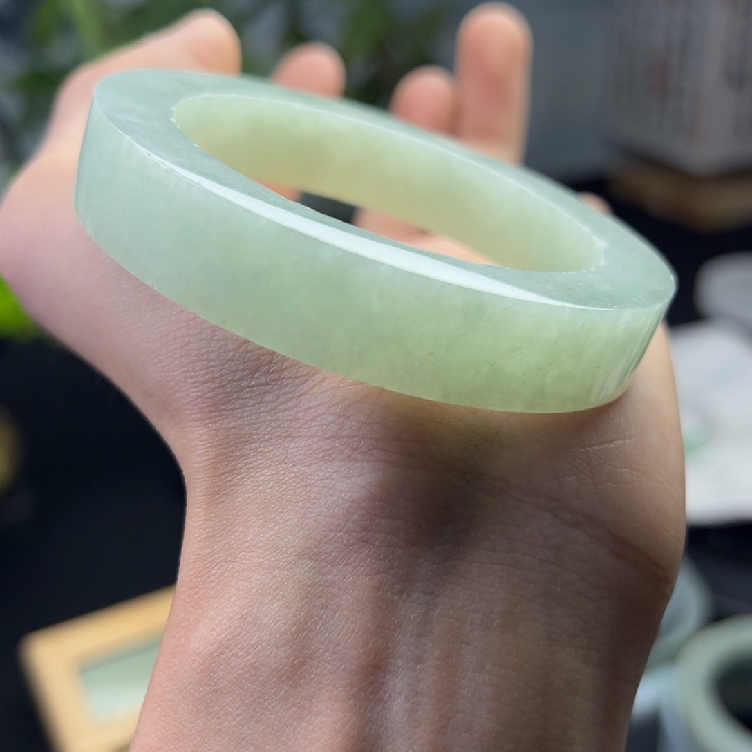 未镶嵌正圈定制翡翠圈口不限 种水 甜绿