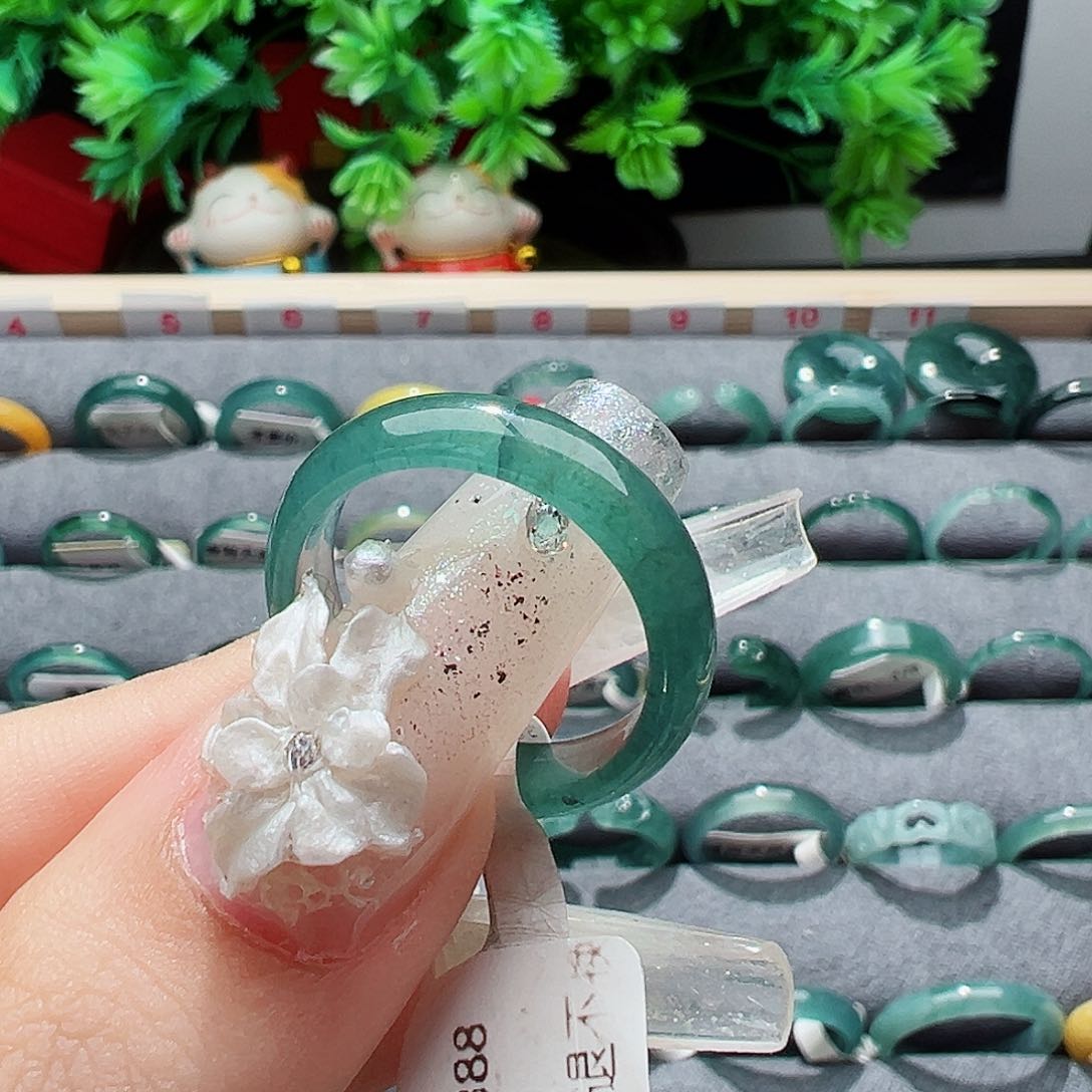 翡翠未镶嵌戒指有裂（不退不换）