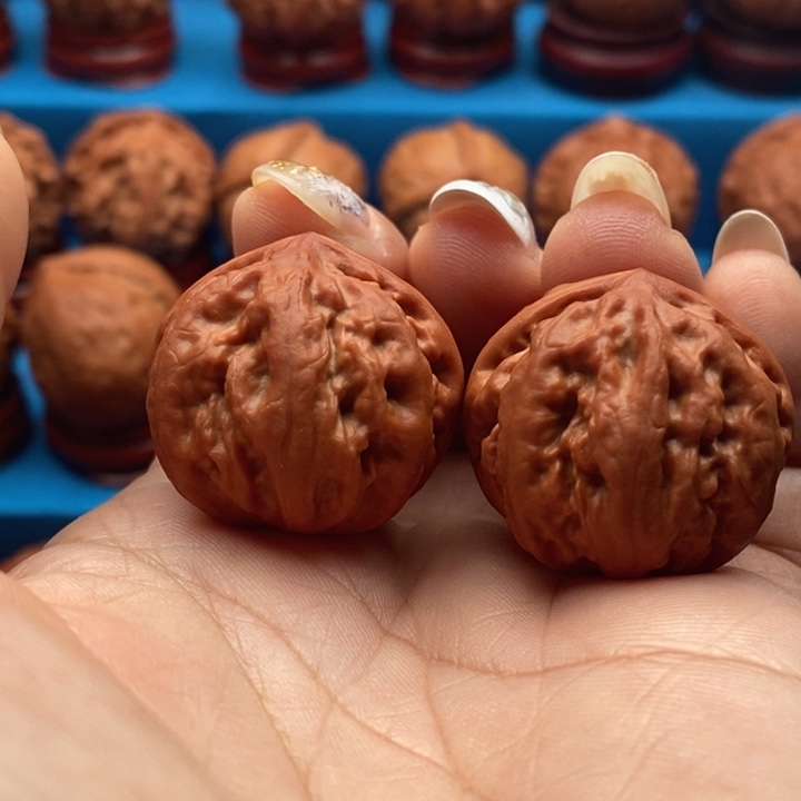 1***龙核桃精品文玩核桃手捻