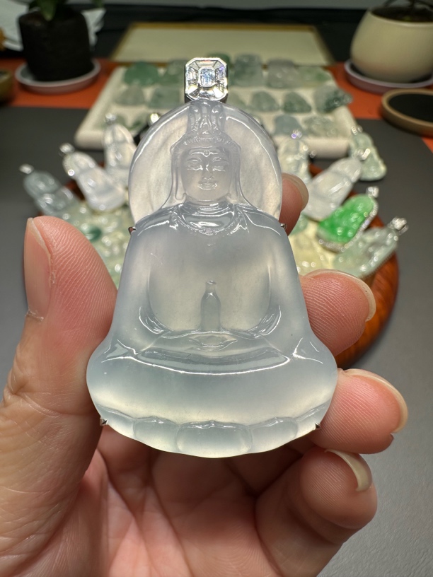 天然a货缅甸翡翠18k封底开盖镶嵌素衣观音，一刀切