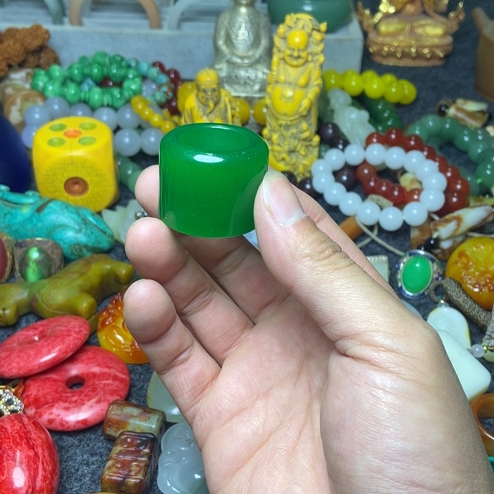 白玉菩提吊坠收藏