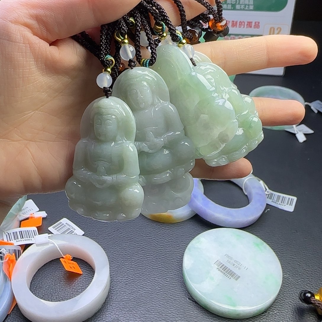 翡翠未镶嵌颈饰翡翠
