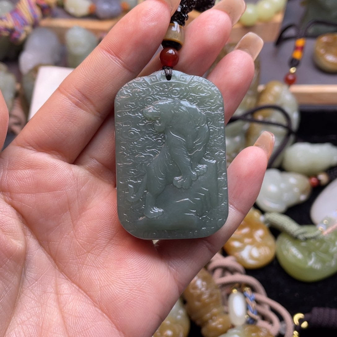 和田玉颈饰未镶嵌彼**开