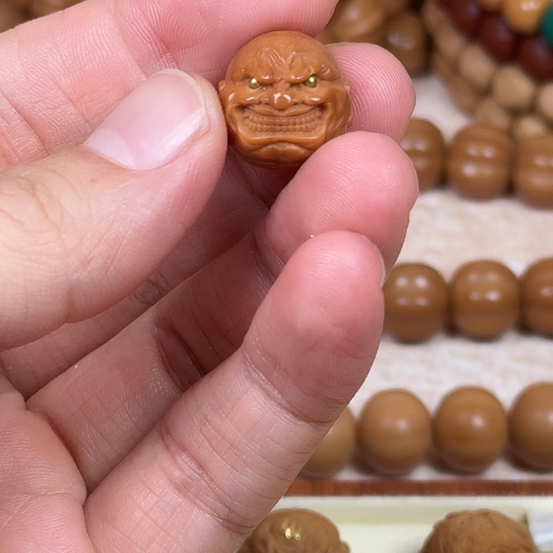晚***ᴳ猴头核桃吊坠猴头雕刻镶嵌恶僧