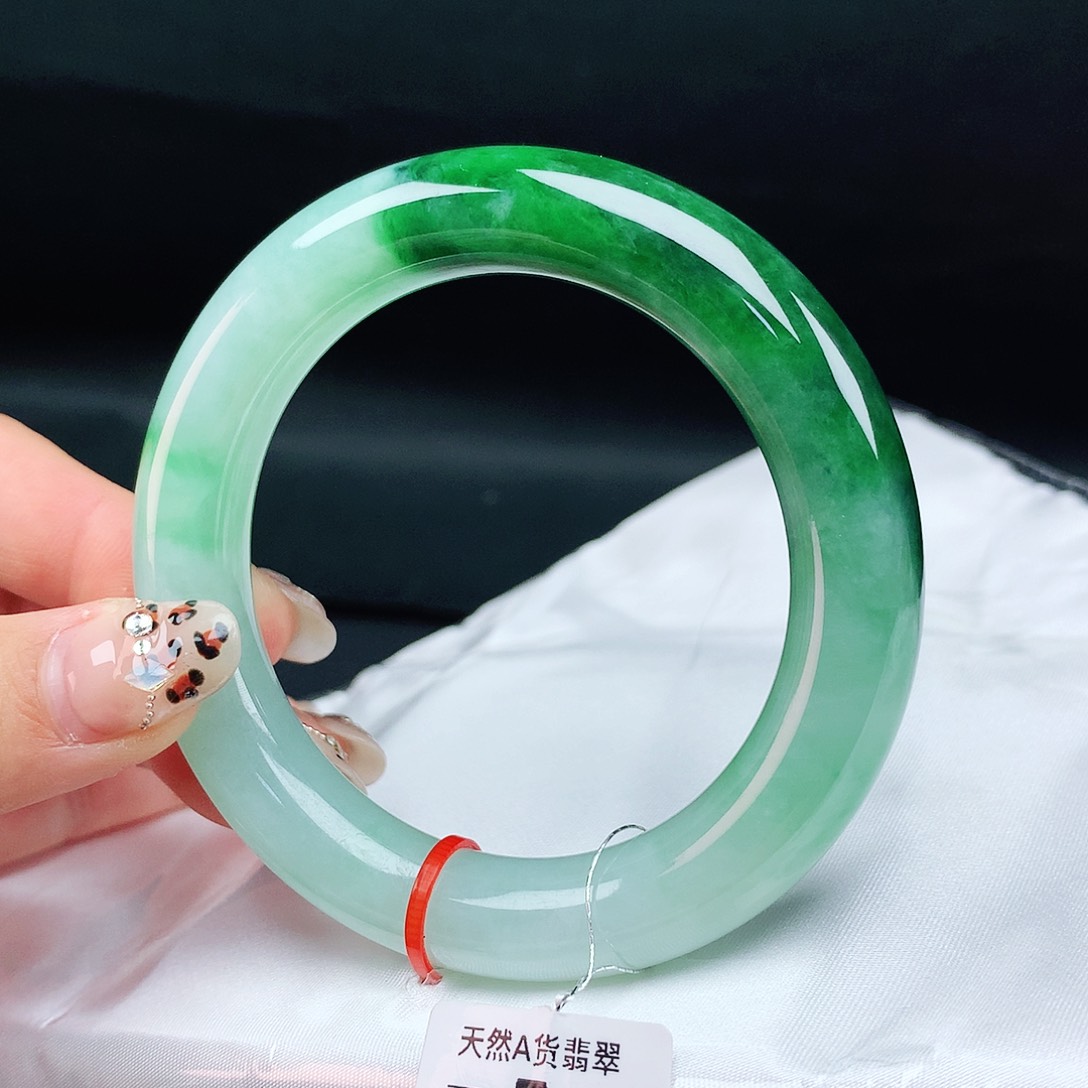 翡翠手镯未镶嵌56胖