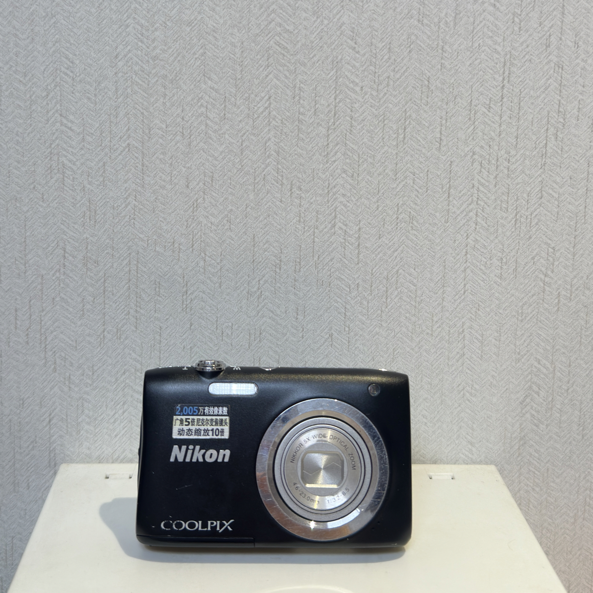 9新  9新 Nikon/尼康 A100黑色高清CCD卡片相机数码相机 轻微裂痕