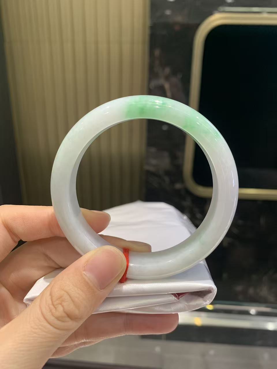 天然缅甸A货翡翠飘阳绿56-57正圈