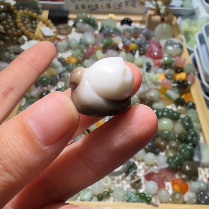和田玉未镶嵌珠宝半成品