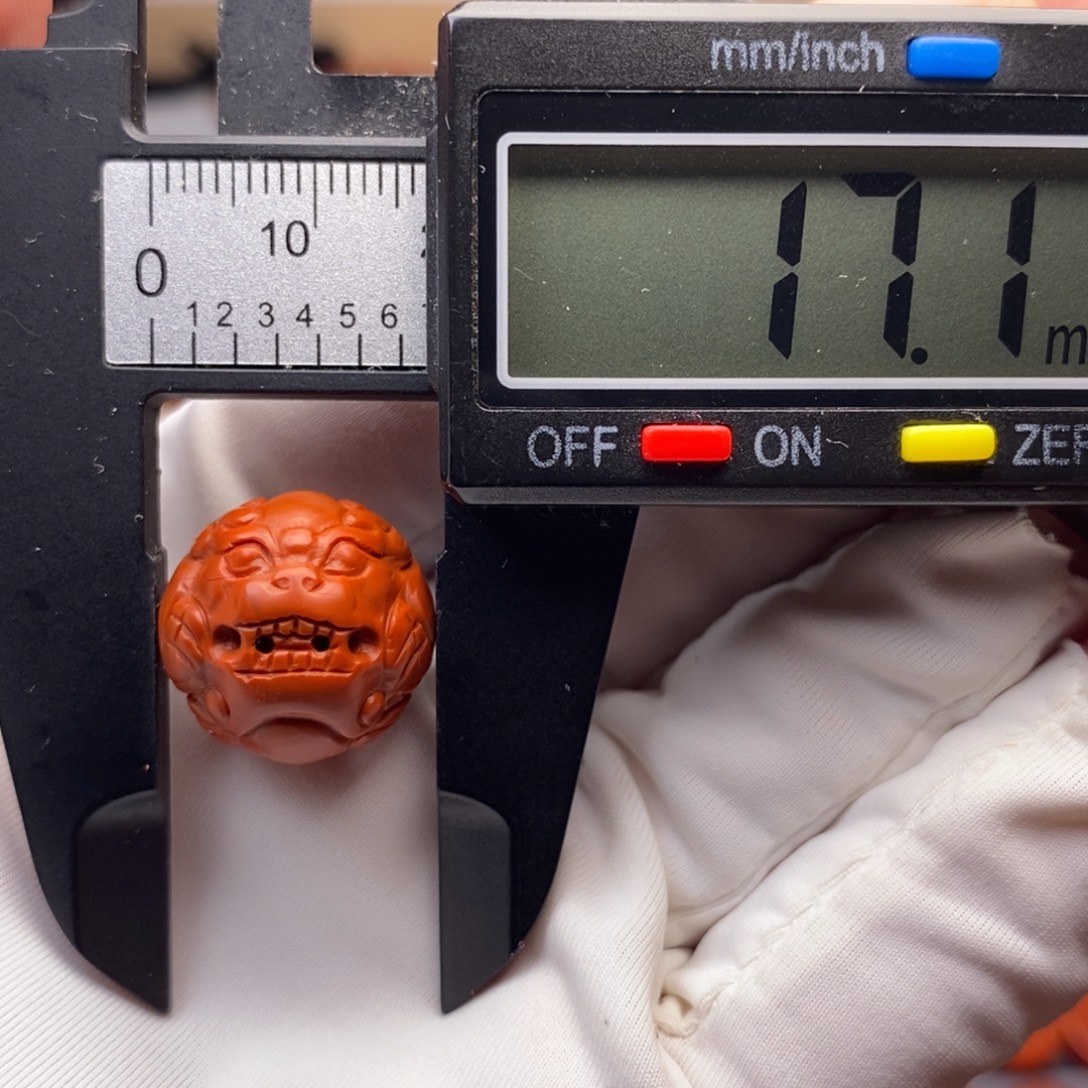 南红玛瑙未镶嵌配饰瑕疵纹裂