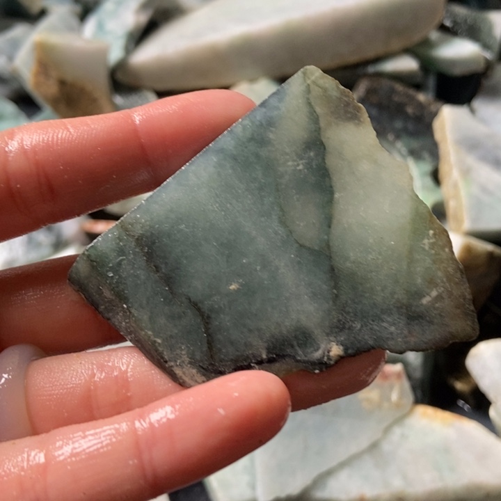 翡翠颈饰未镶嵌天然翡翠