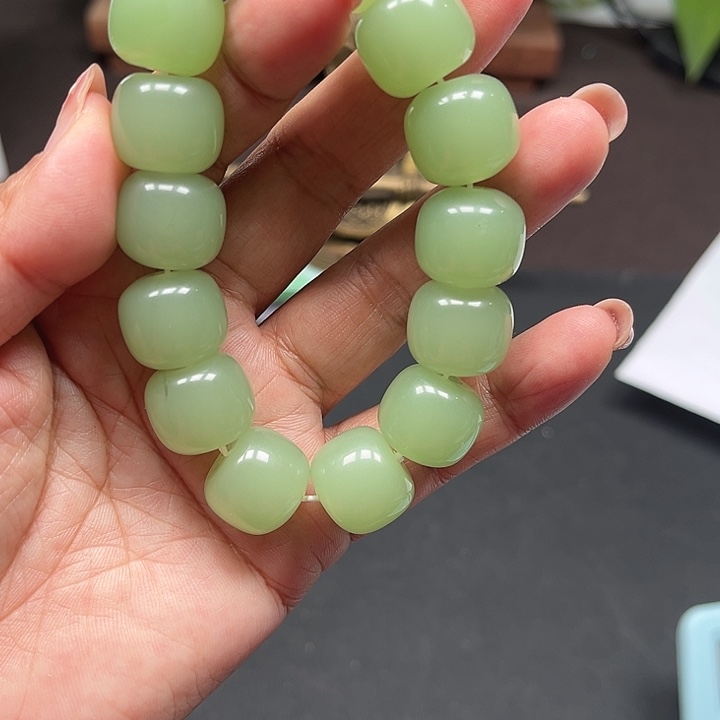 和田玉（黄玉）未镶嵌颈饰