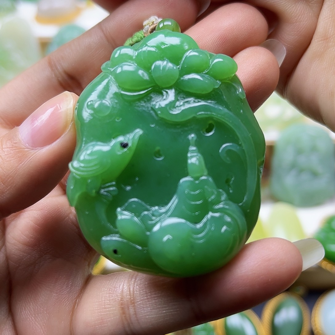 和田玉未镶嵌颈饰