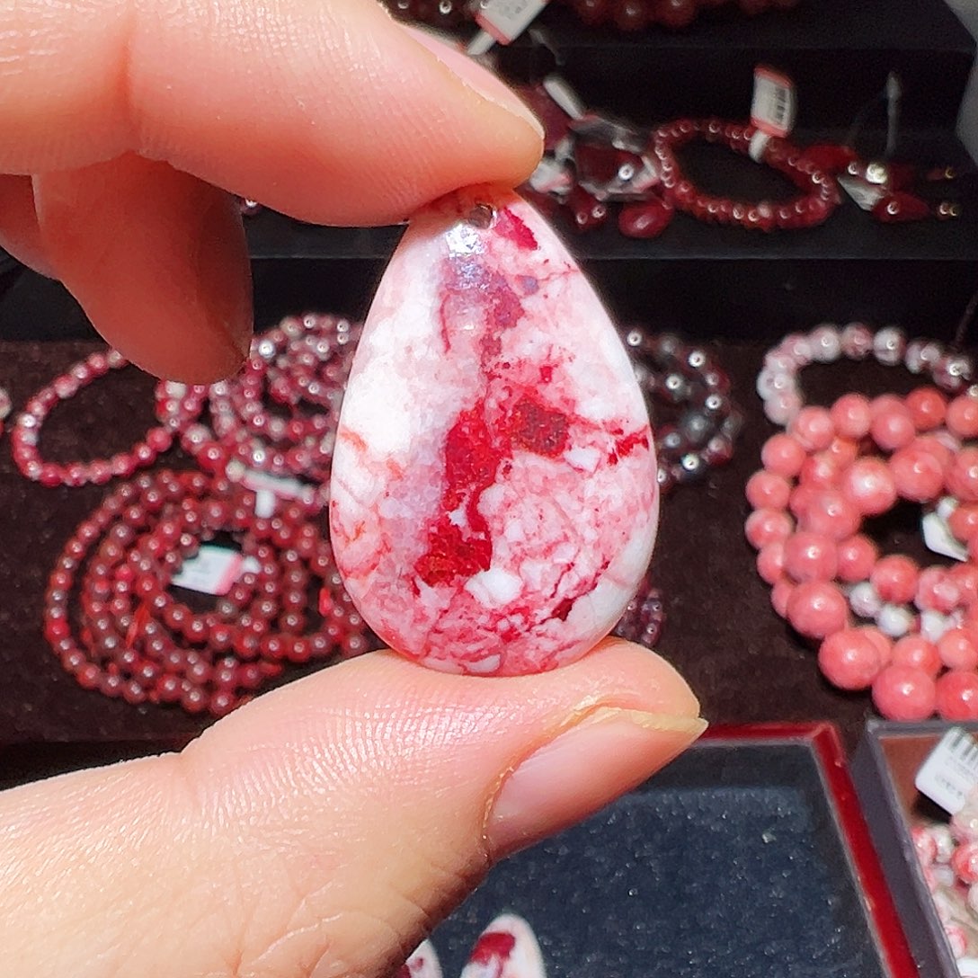 天然辰砂纯天然吊坠