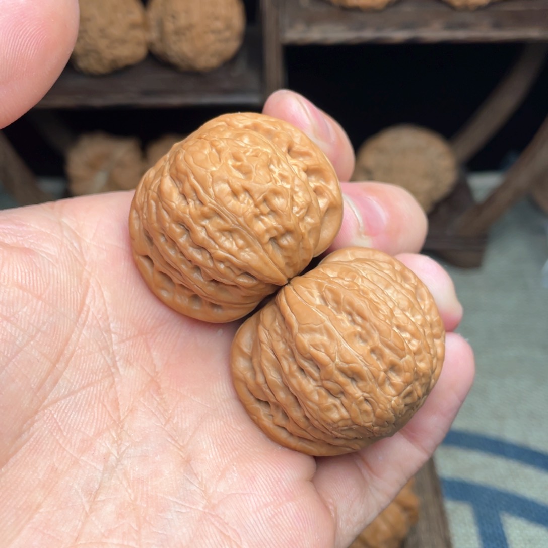 文玩核桃吊坠蜡**?38毕业高货铁锤