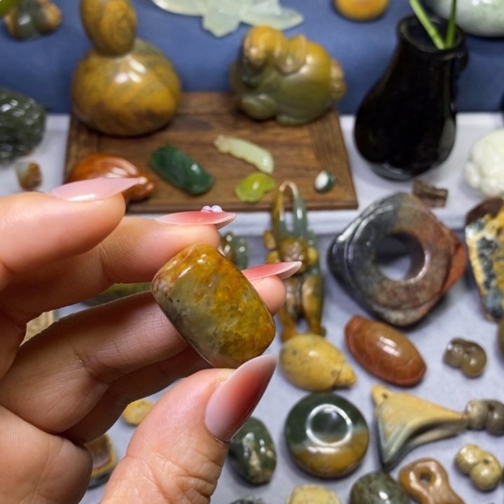 岫岩河磨玉（透闪石质玉）未镶嵌挂件