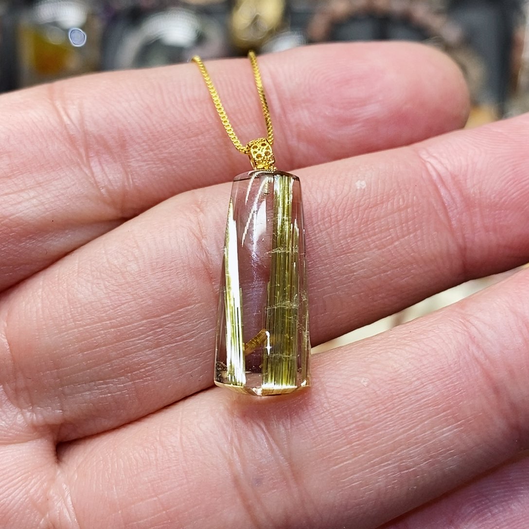 水晶颈饰18K金镶嵌天然精致水晶吊坠