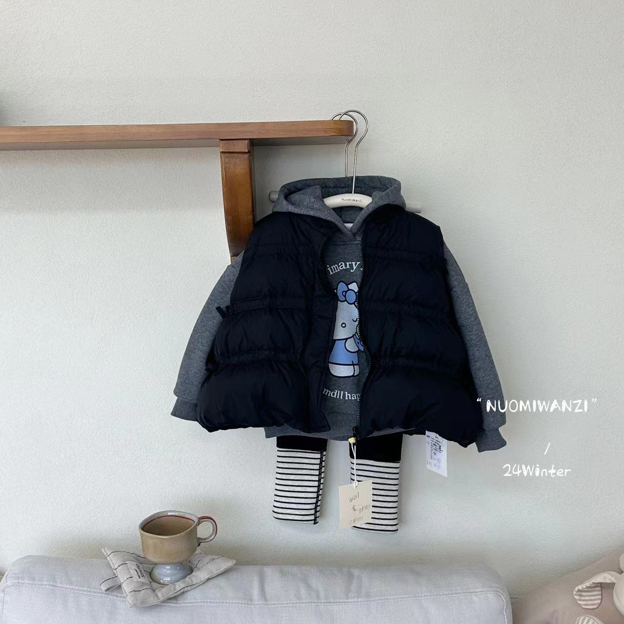 XZM-1206-儿童时尚洋气百搭马甲卡通KT毛卫衣三件套装（冬款）