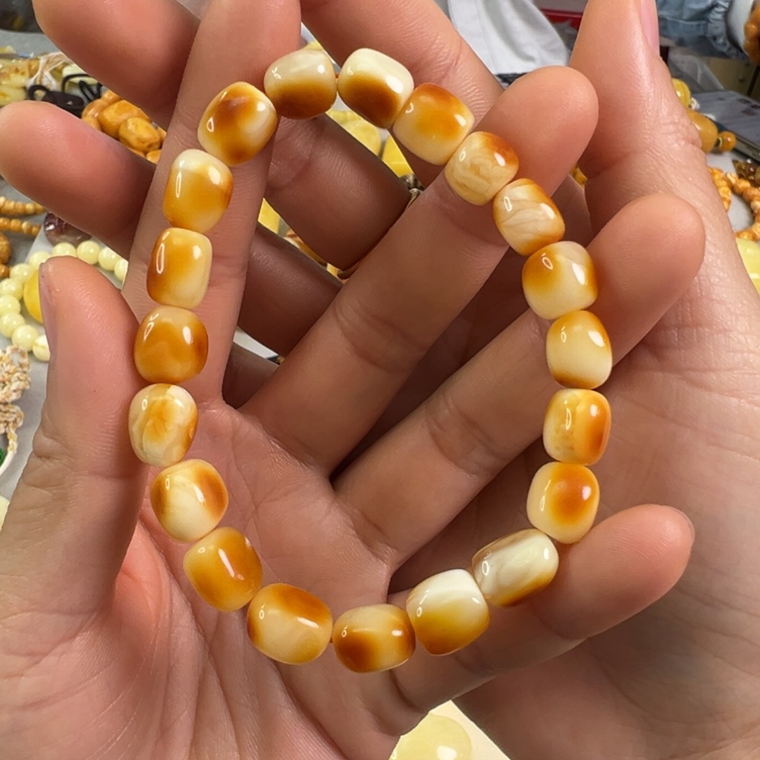 蜜蜡裸石未镶嵌蜜蜡