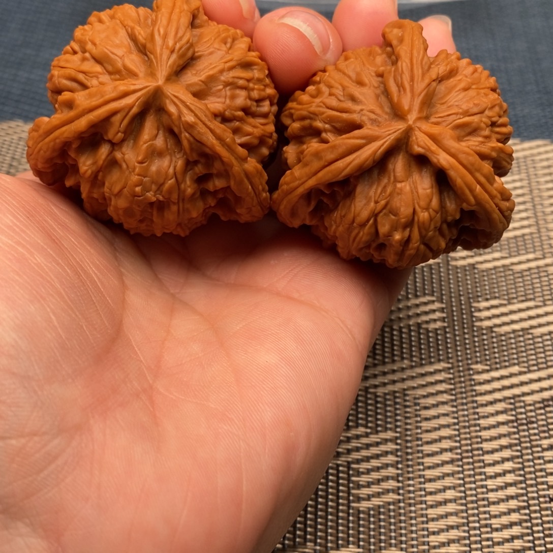 寻***啊文玩核桃吊坠三棱