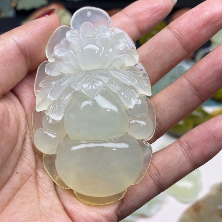 蛇纹石玉未镶嵌颈饰