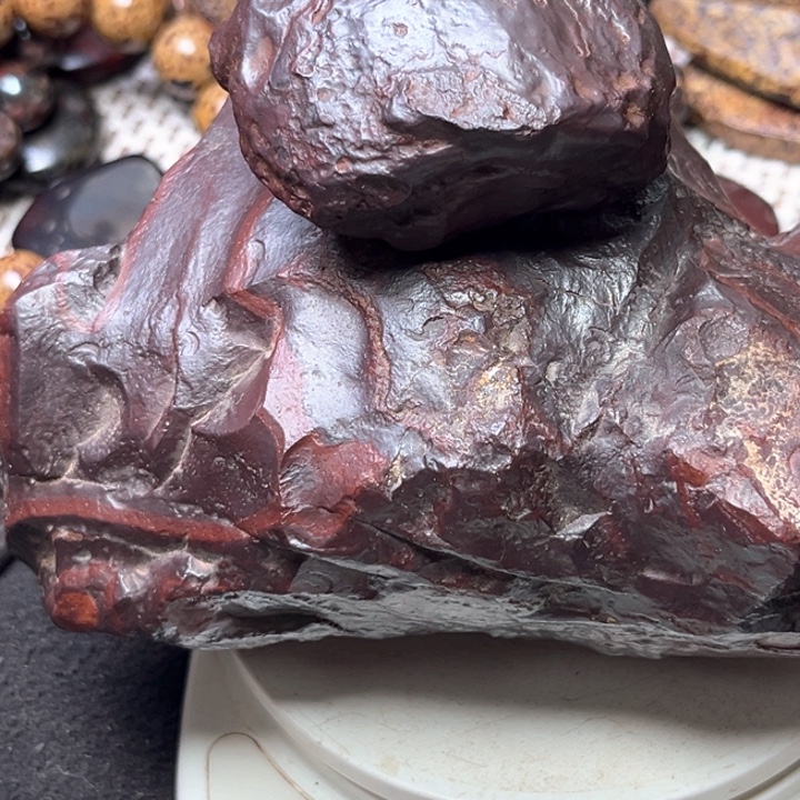 友***谊石英石两个彩色原石2159克