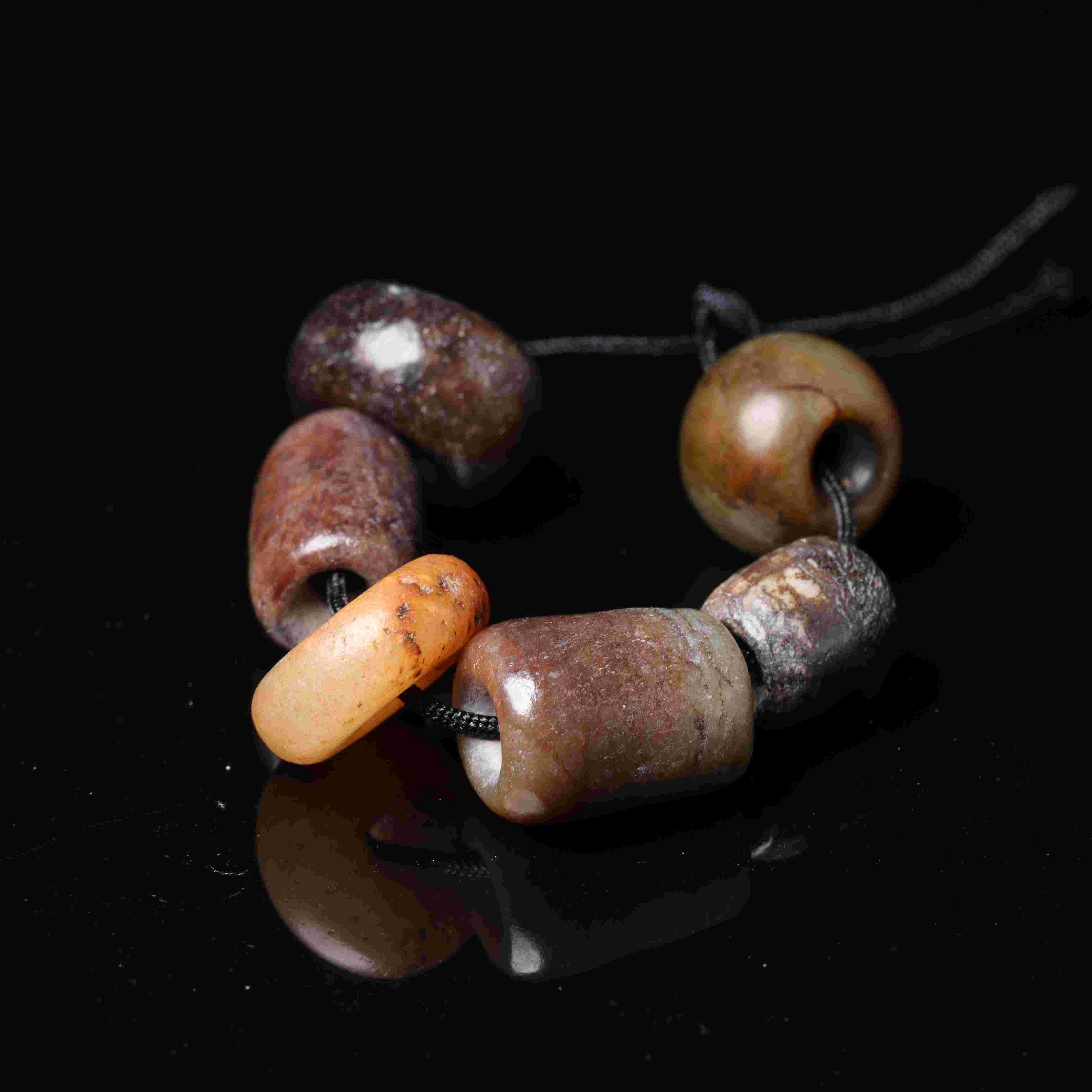 1561明代和田玉素珠一组1884