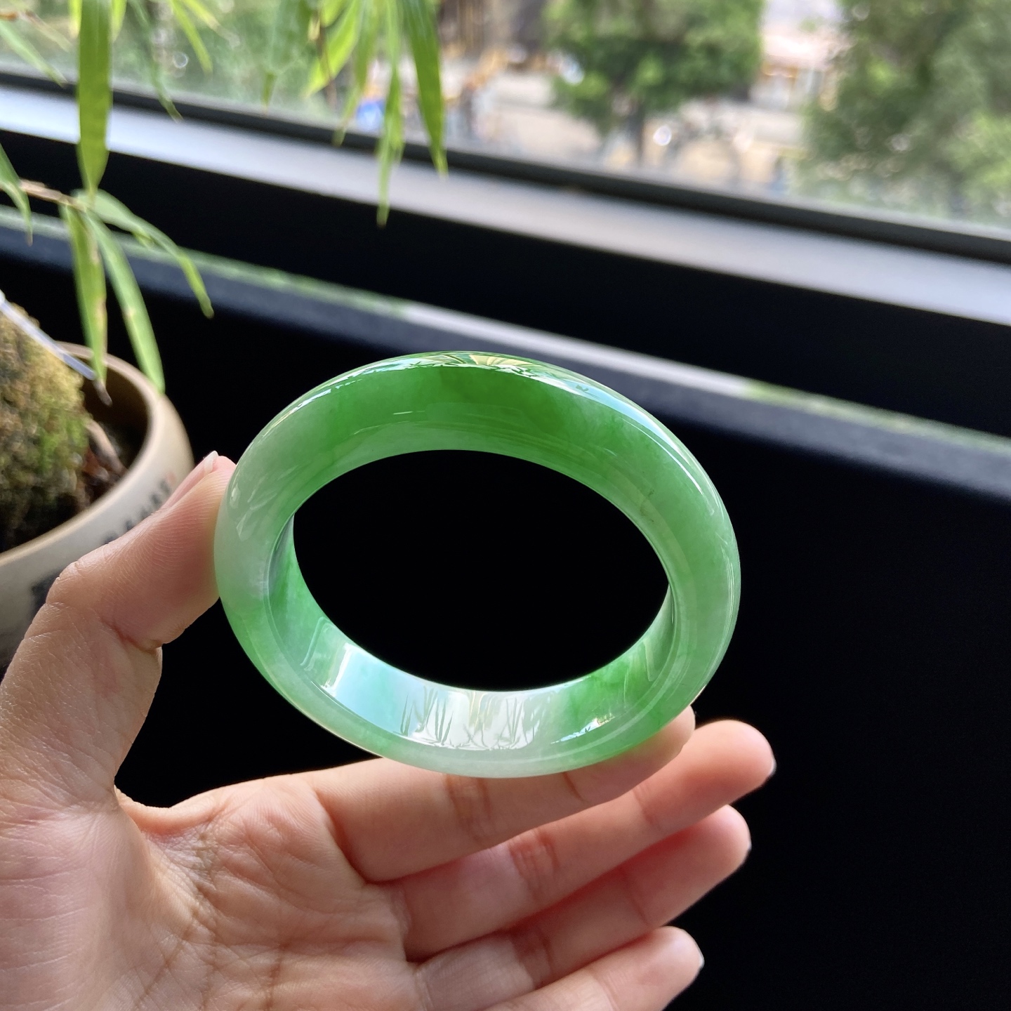 好色珠宝 圈口54缅甸老坑A货糯种辣阳绿女款翡翠手镯