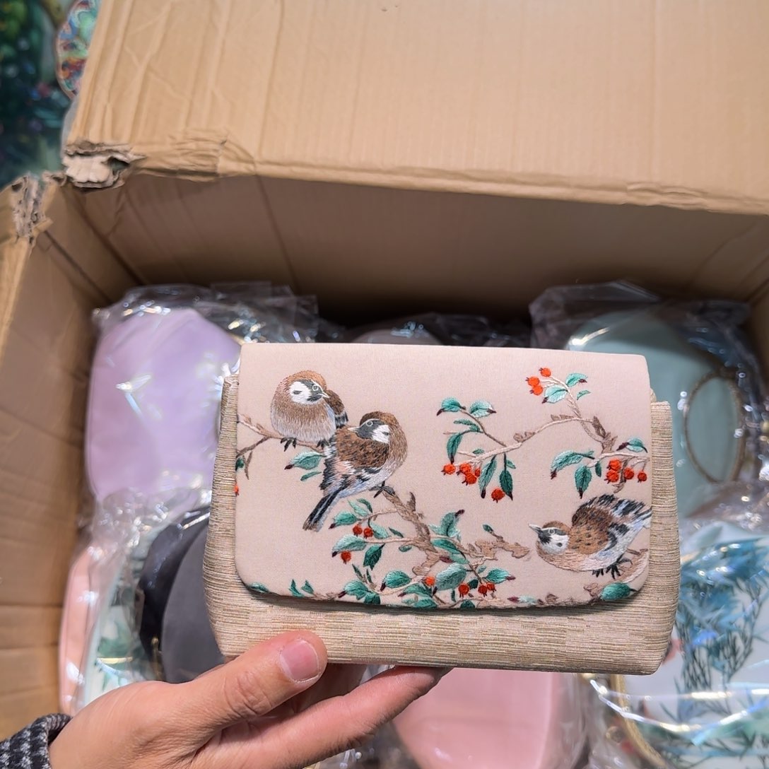 刺绣刺绣工艺精湛