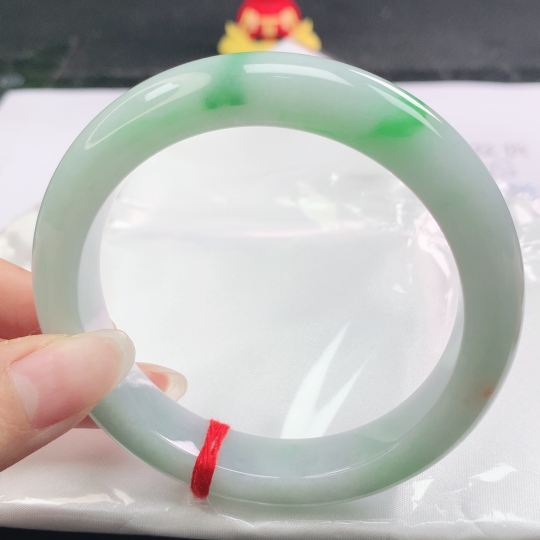 翡翠未镶嵌手镯翡翠61.1胶润细腻飘阳绿正圈